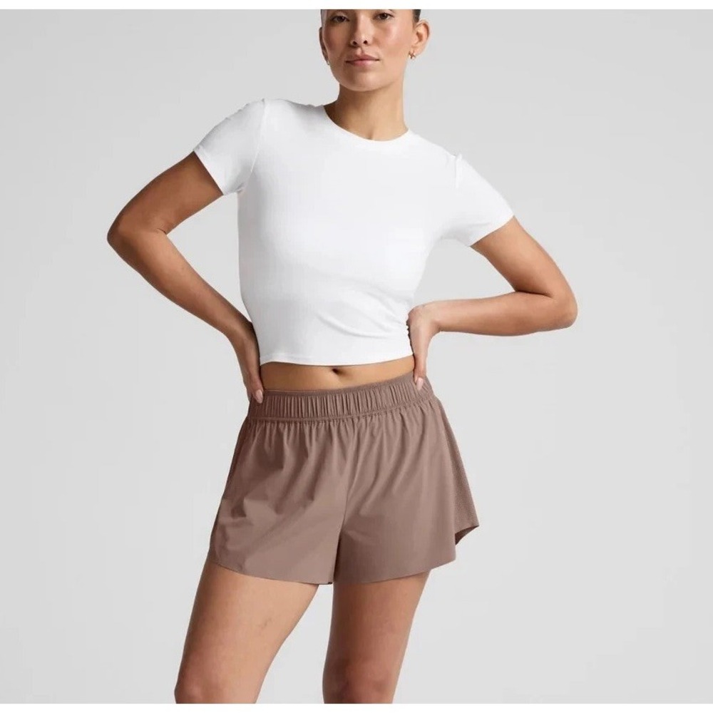 Beyond Yoga Womens Running Short NWT XXL Solemate 2.5" Inseam Taupe Workout‎